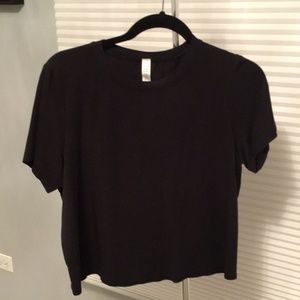 Lululemon crop black short sleeve top